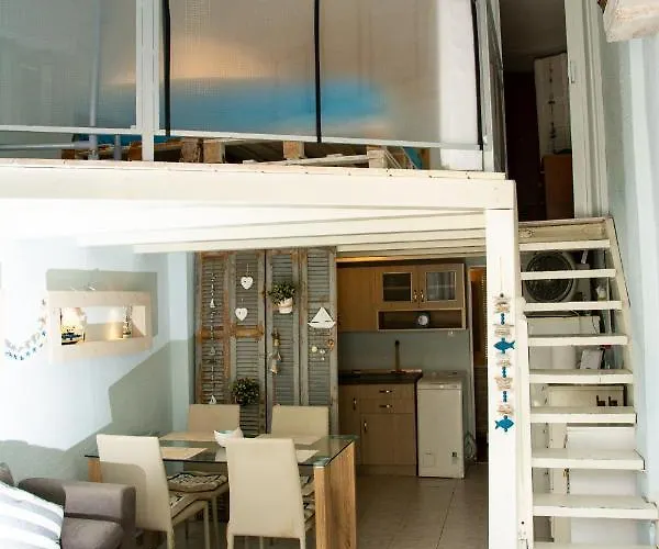 公寓 Modern 100m. From The Sea *