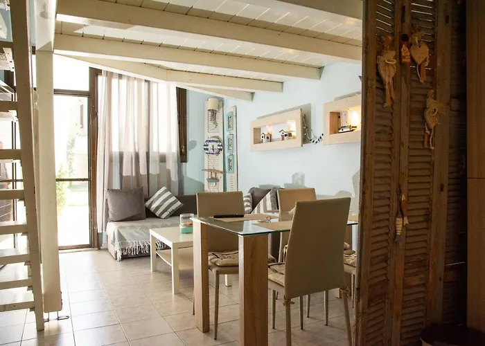 Modern 100m. From The Sea * Skála Foúrkas