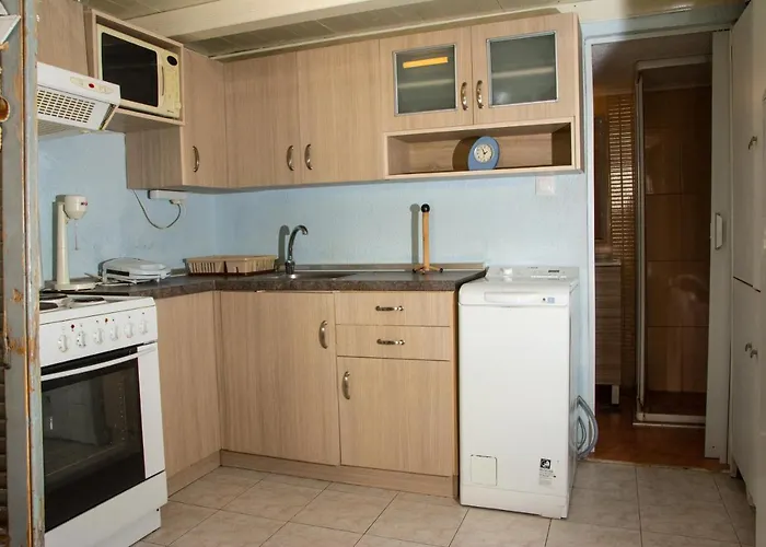 Modern 100m. From The Sea * Skála Foúrkas