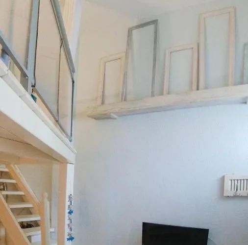 Modern 100m. From The Sea Skála Foúrkas