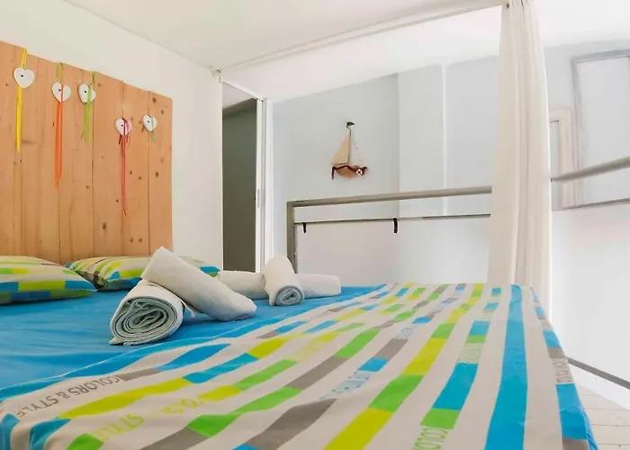 Modern 100m. From The Sea 公寓