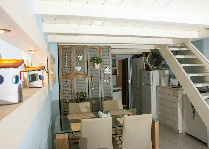 Modern 100m. From The Sea 公寓 Skála Foúrkas