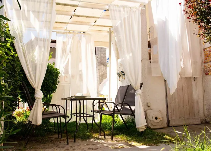 公寓 Modern 100m. From The Sea