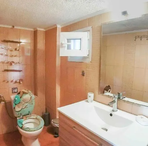 Modern 100m. From The Sea 公寓