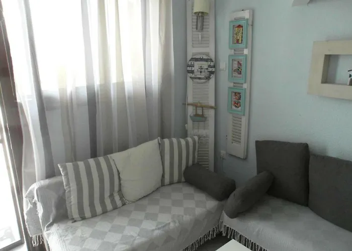 Modern 100m. From The Sea * Skála Foúrkas